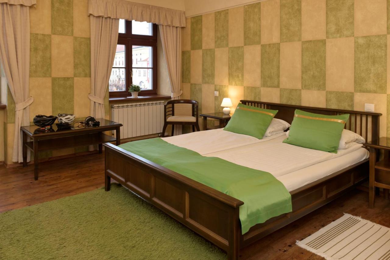 La Fresca Hotel Kromeriz Exterior photo