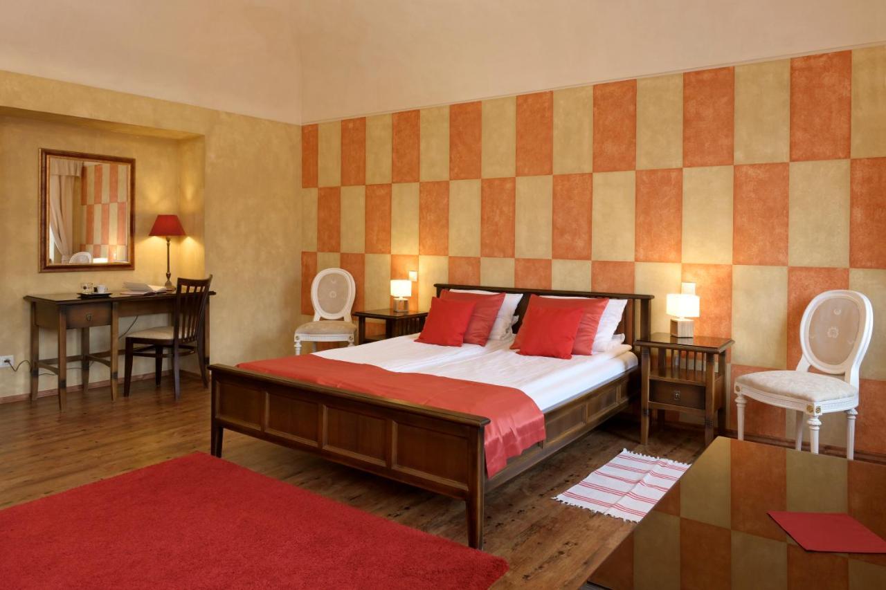 La Fresca Hotel Kromeriz Exterior photo