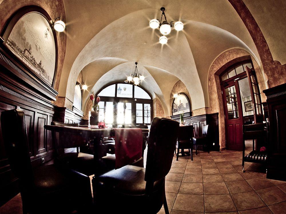 La Fresca Hotel Kromeriz Exterior photo